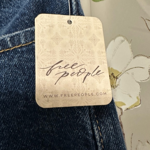 Free People Tinsley Baggy High Rise Jeans size 31 NWT - Picture 6 of 12